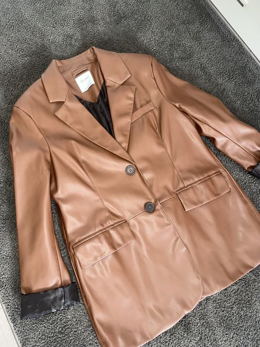 Шкіряний піджак від Bershka