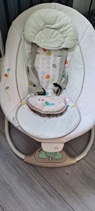 Leżaczek niemowlęcy