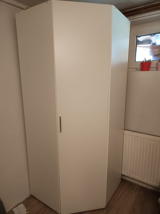 Szafa ubraniowa narożna