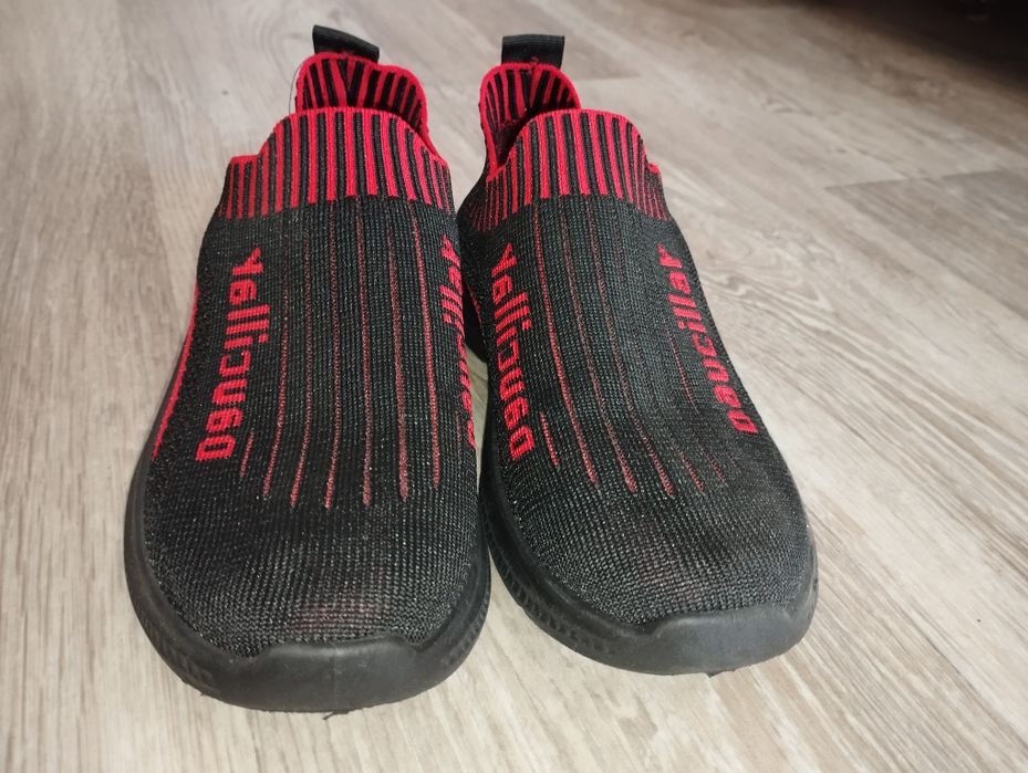 Продам дитяче взуття