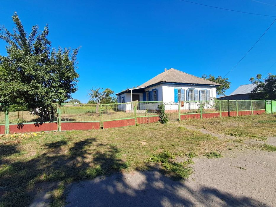 Продам  цегляний будинок.