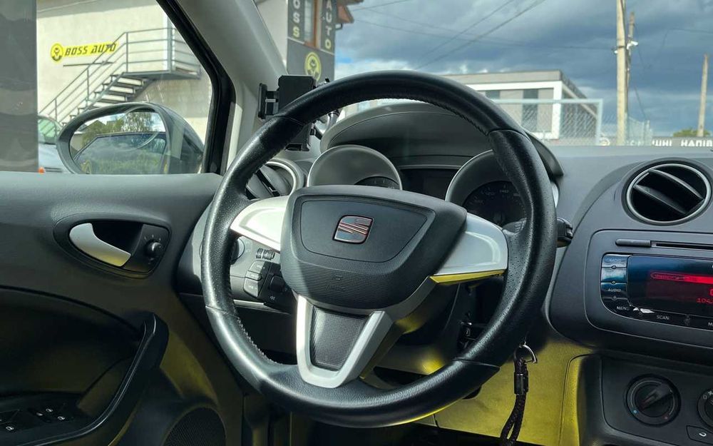 Seat Ibiza 2011 року