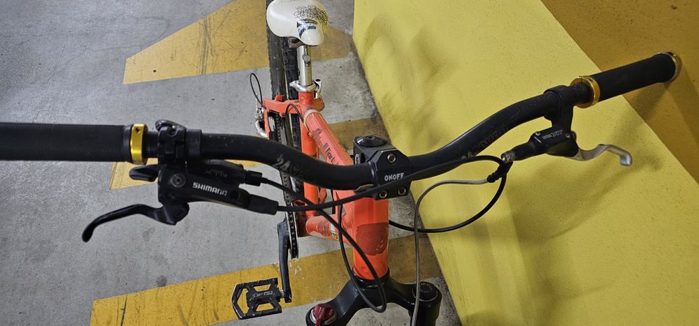 Bike dirt jump planet x. Marzocchi bomber