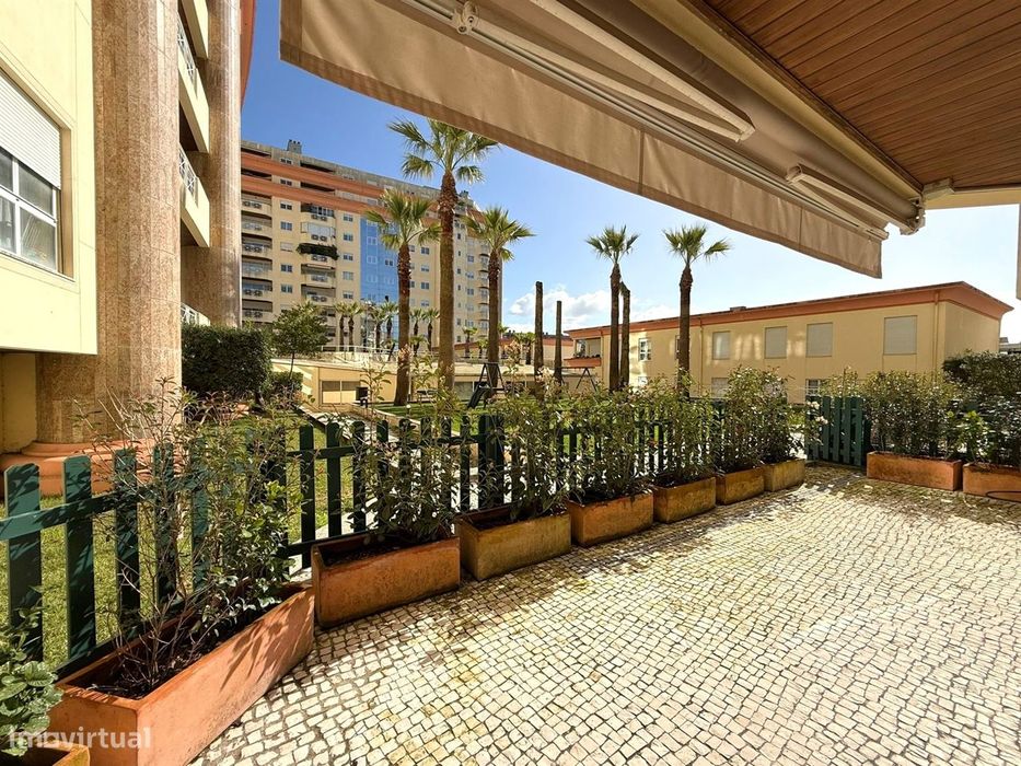 T4+1 c/ vista mar | Logradouro | Varanda nos Pinhais da Foz | Garagem