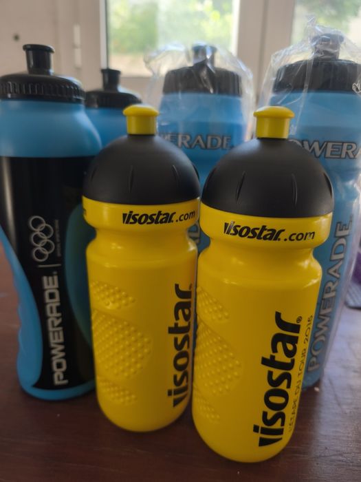 Lote 6 Garrafas / Bidões de Desporto (Isostar e Powerade) – Novas