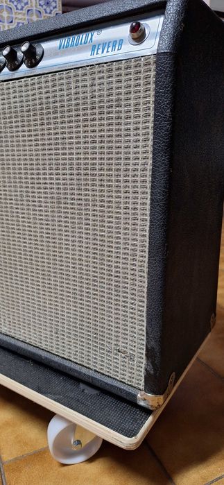 Amplificador Fender Vibrolux Silverface 1975