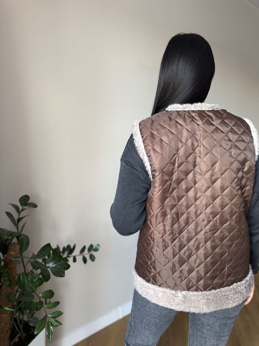 Жилетка на овчині  кишені