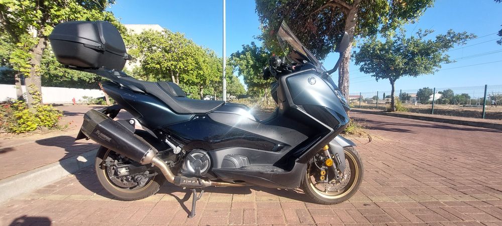 Yamaha TMAX Tech Max 560 2022 | 4.600 km | Akrapovič | Top Case