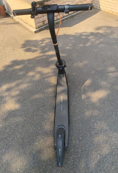 Продам Segway Ninebot KickScooter E2 Pro
