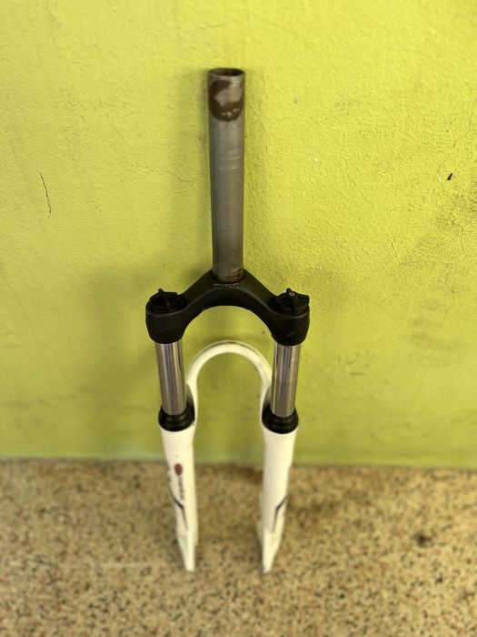 Suspenção Manitou AXEL aro 26