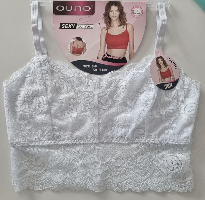 Bralettes de renda branco/preto e saiote preto. 4€ cada