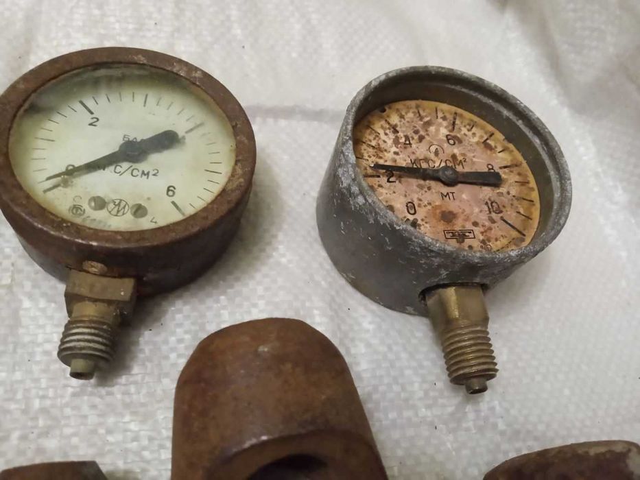 Зубило, пробойники, резец, точильный круг.