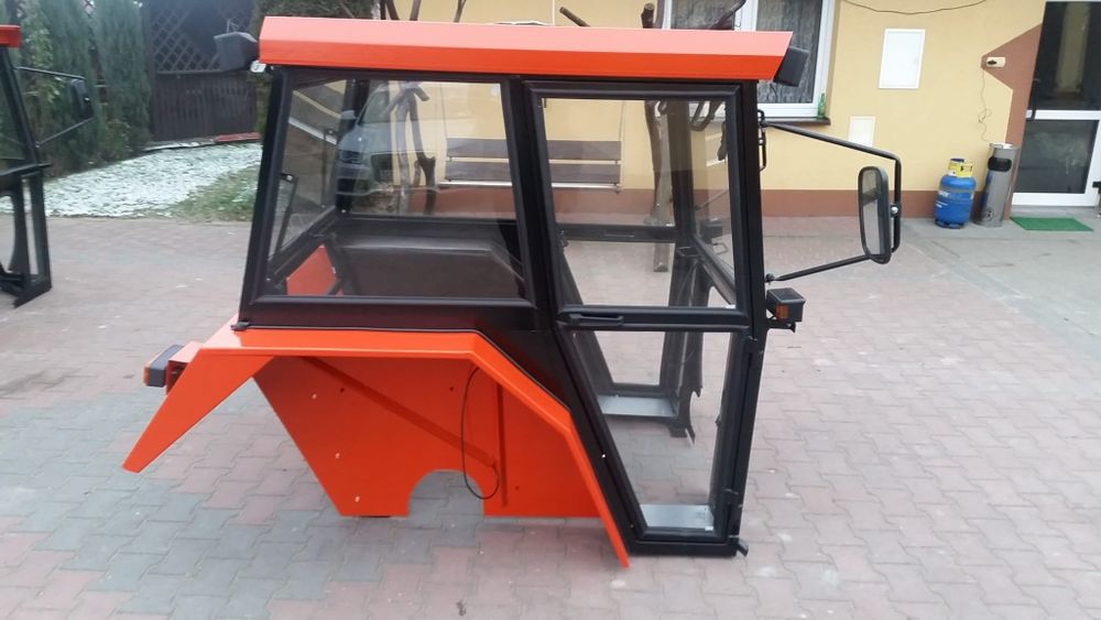 Kabina do Ciągnika z błotnikami, tapicerka, Transport!
