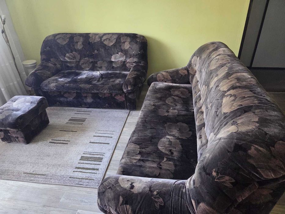 Komplet wypoczynkowy oddam za darmo.
