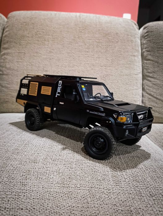 RC crawler 1/12 Toyota