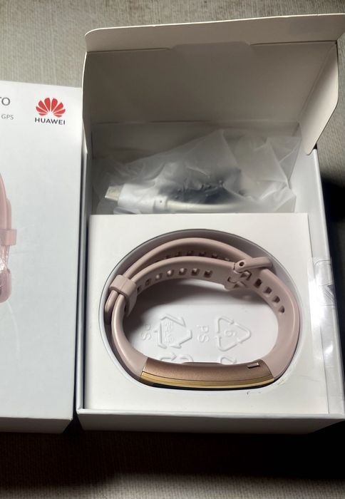 `Huawei Band 4 Pro Smartband damski - elegancja i technologia w jednym