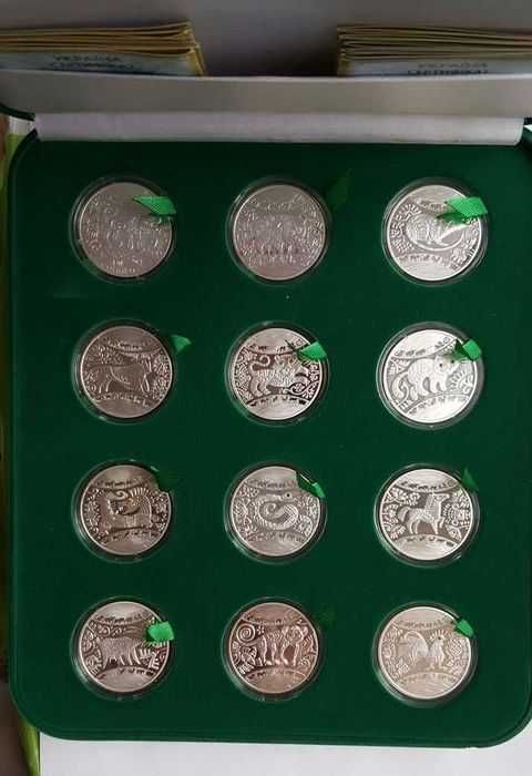 Срібло Золото монети Зодіак Східний гороскоп НБУ Борщ Захисниці Мова