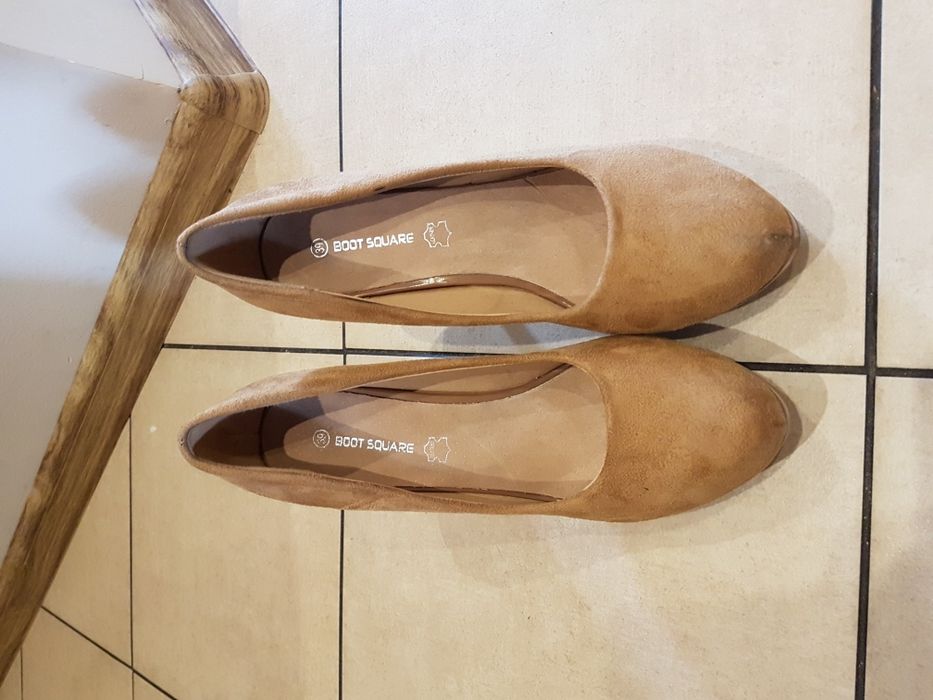 Szpilki na platformie