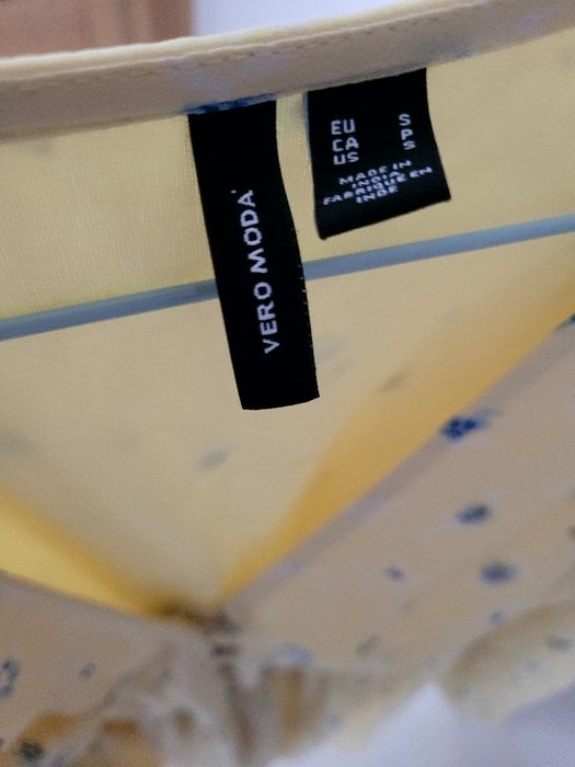Żółta sukienka w kwiatki r S