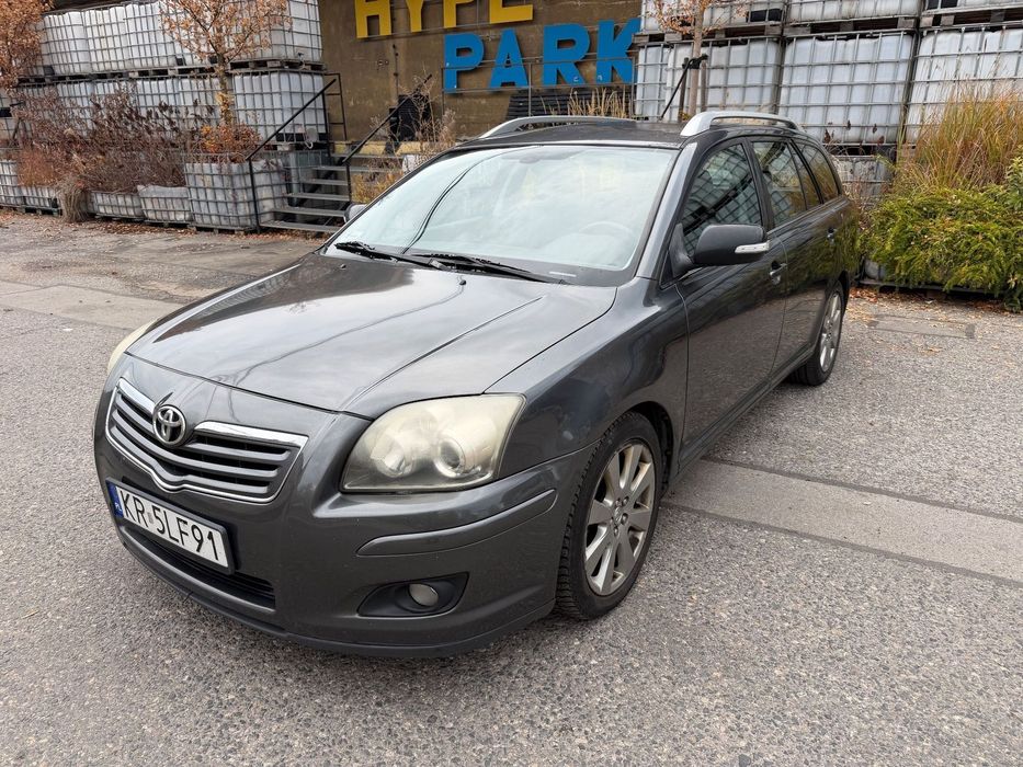 Toyota Avensis Stan bardzo dobry, Hak, serwisowany, pewne pochodzenie