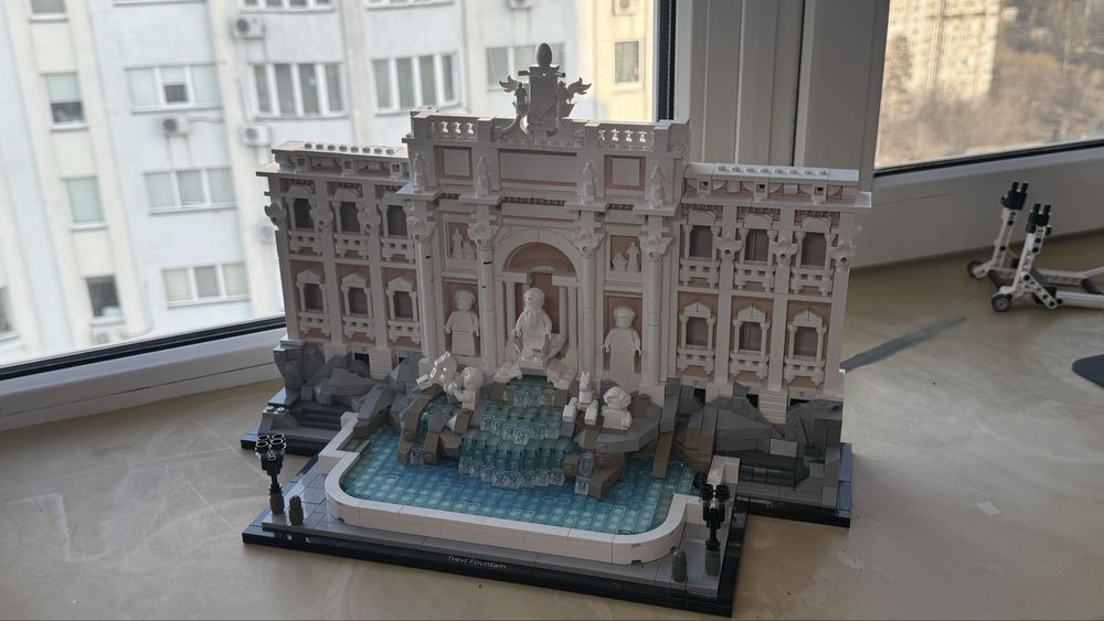 Lego trevi fountain 21062