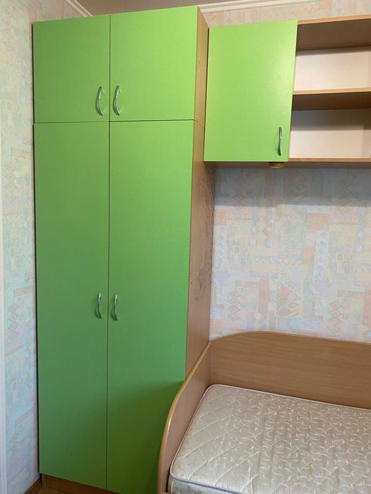 Шкаф платяной двухстворчатый