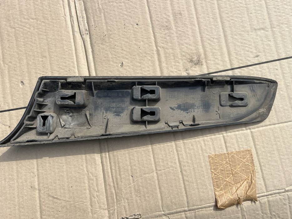 Listwa boczna blotnika prawa Renault Megane III Coupe kolor TEGNE