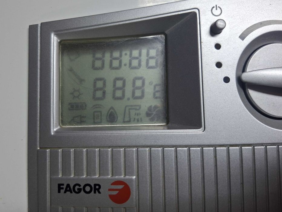 Esquentador Fagor Compact Plus Electronic - com avaria