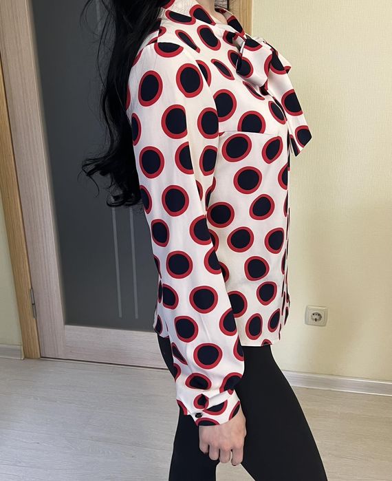 HelenA Шикарная шёлковая блузочка(шёлк отличного качетва).Фирма Helena