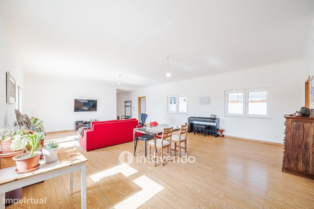 Moradia T4 incrível, com terreno de 4.200m², no Rebocho, Coruche