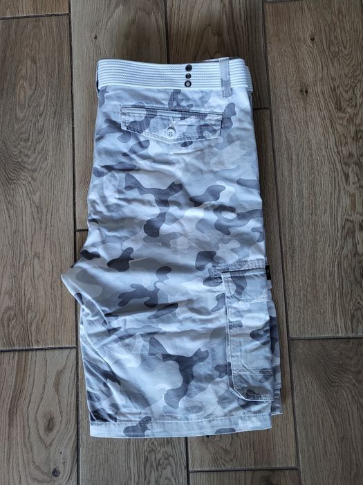 Krótkie spodnie męskie GUESS