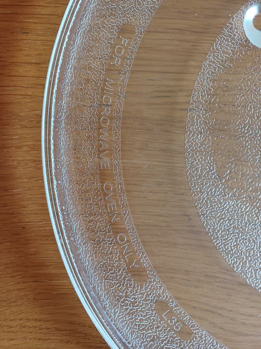 Prato para microondas com suporte giratório