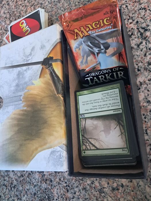 Caixa + 100 cartas Magic
