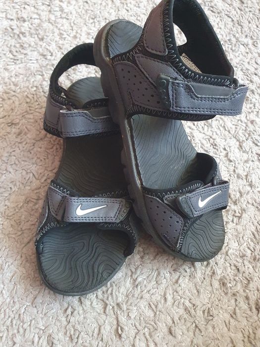Sandały NIKE rozm. 32 długość wkl  22 cm