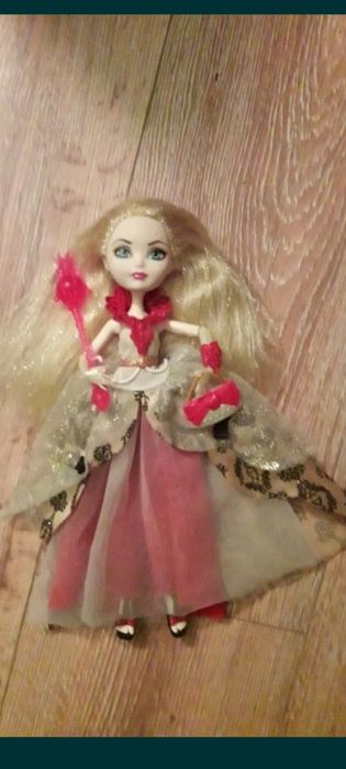 Lalka Apple white ever after high