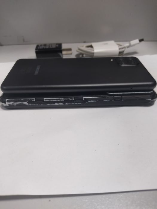 Samsung A12 4/64 gb