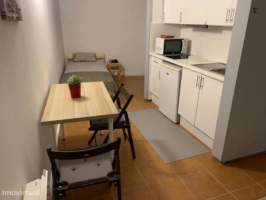 Estúdio - localizado em Cedofeita Porto