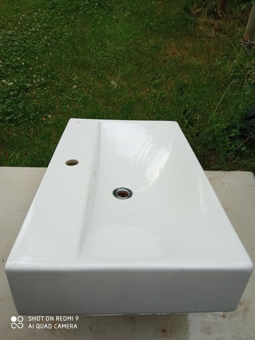 Umywalka Roca 75x44x14cm