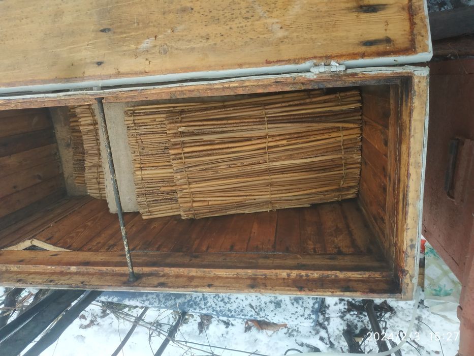 Улики для пчел украинка