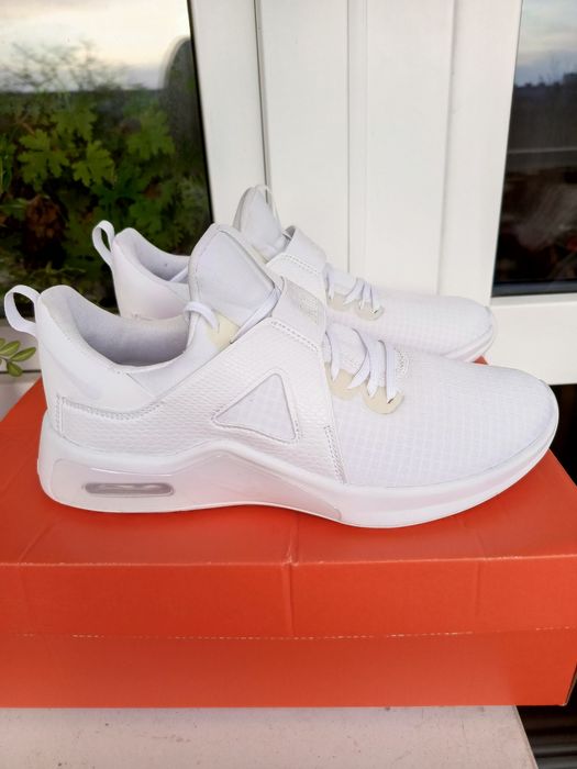 NOWE Adidasy Nike 40,5 Air Max Bella Tr 5