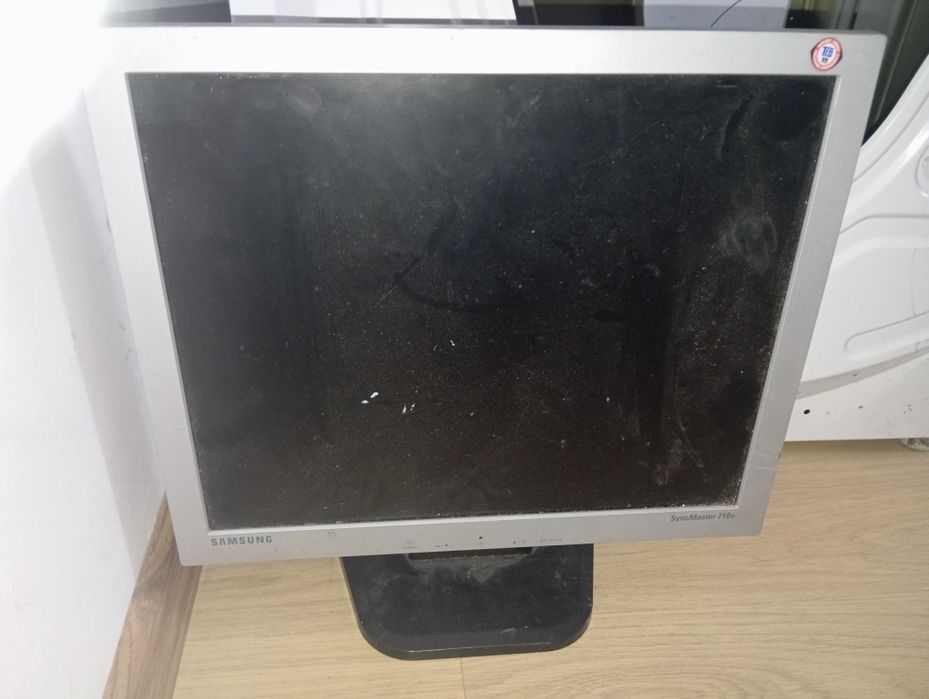 Monitor Samsung sync master 710V