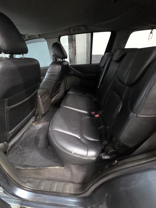 Nissan Pathinder 7l