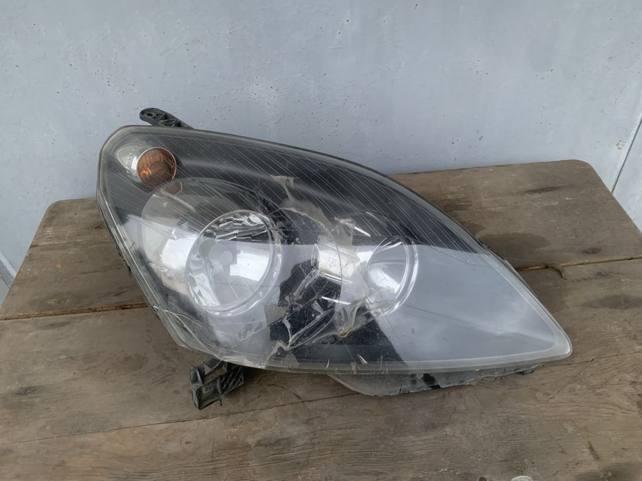 продам фару на опель зафира б