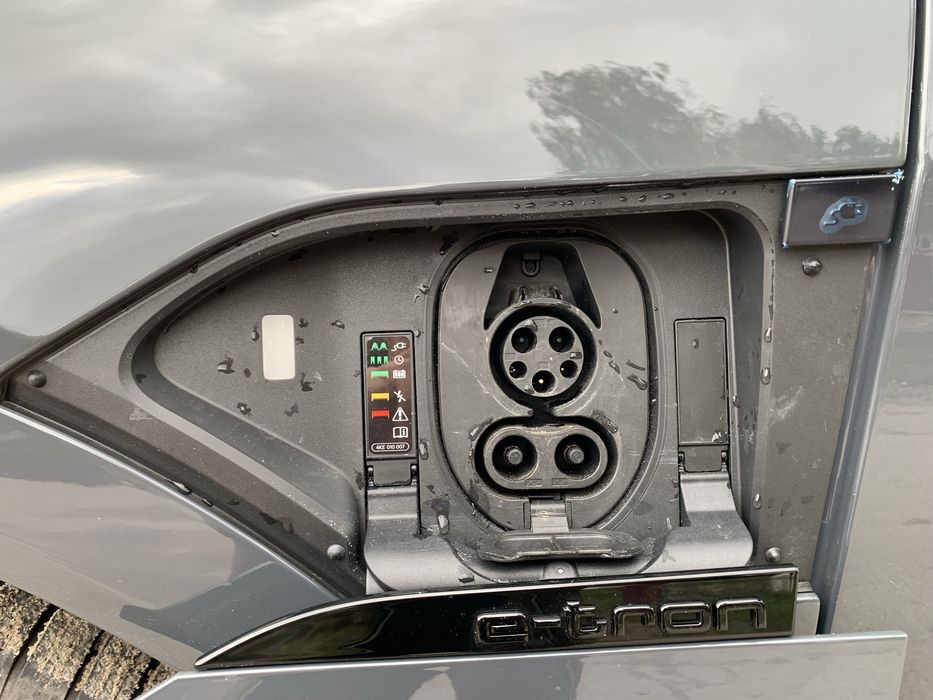 Audi Q8 E-tron Premium 114Квт