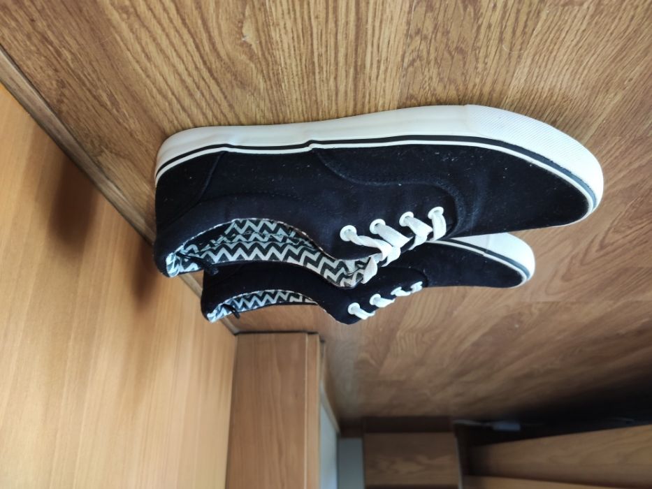 Sapatilhas Novas - Tamanho 42