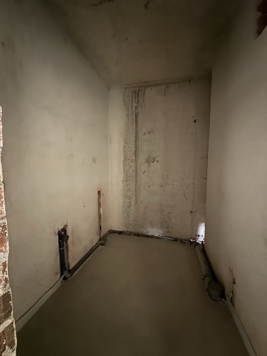 Продаж 1 кім. Трускавецька, 48 в зданому будинку