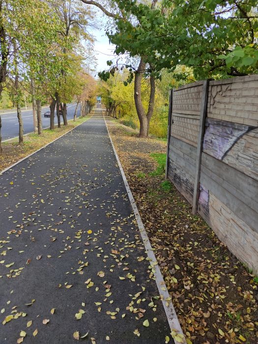 Продаж земельної ділянки, по червоній лінії