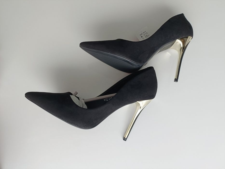 Nowe szpilki zamszowe