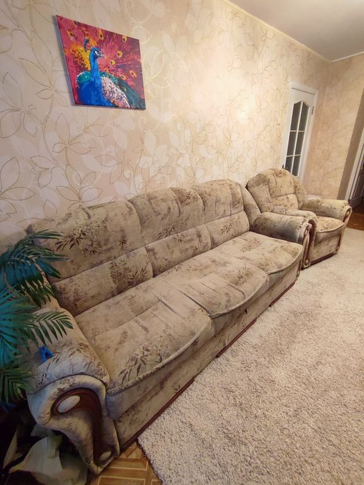Срочно продам Диван и 2 кресла