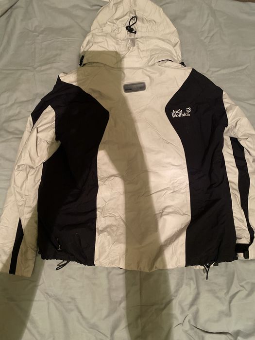 Ветровка Jack Wolfskin состояние отличное без дефектов
